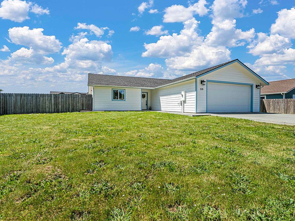 1st image of 219 Longiflorum Ln