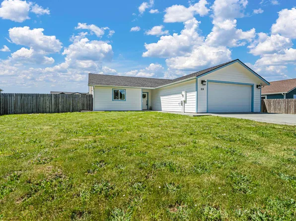 219 Longiflorum Ln, Smith River, CA 95567
