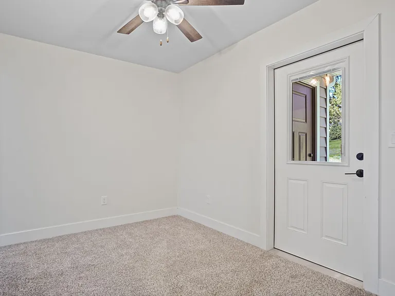 113 Eiche Dr — Photo 38