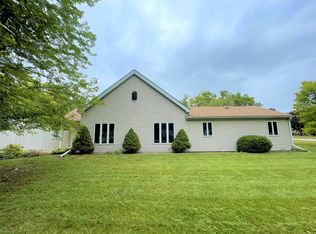 381 Itasca St, Wood Dale, IL 60191