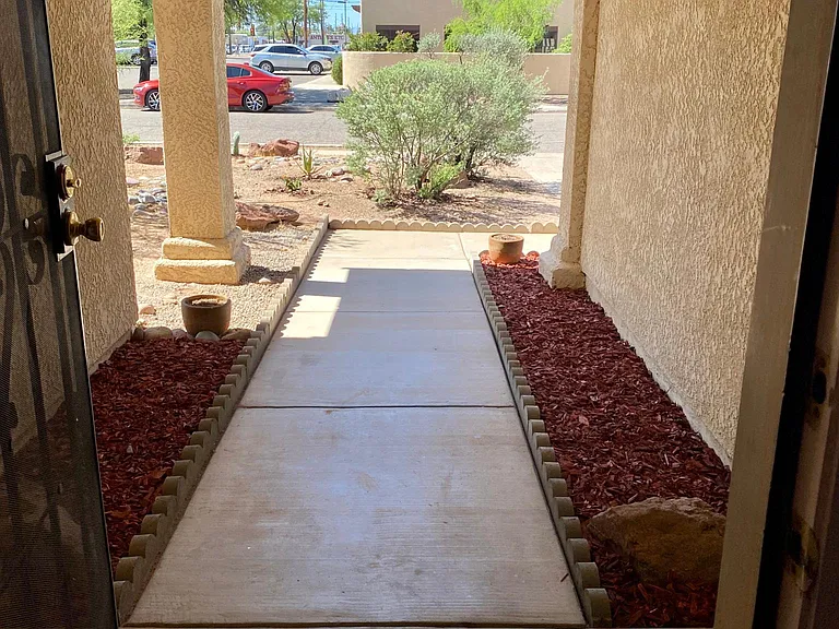 3041 E Loretta Dr — Photo 4