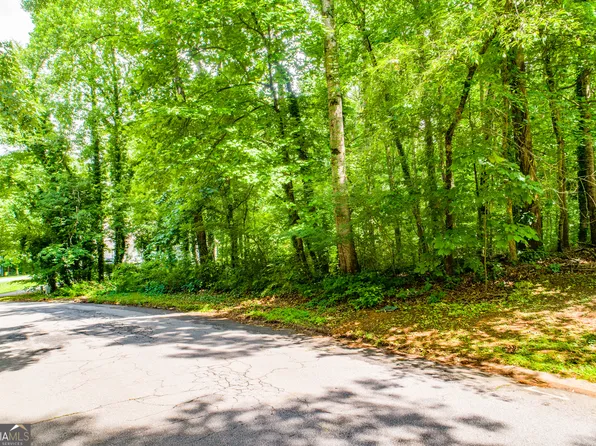 2790 Deerfield Dr, Lithia Springs, GA 30122