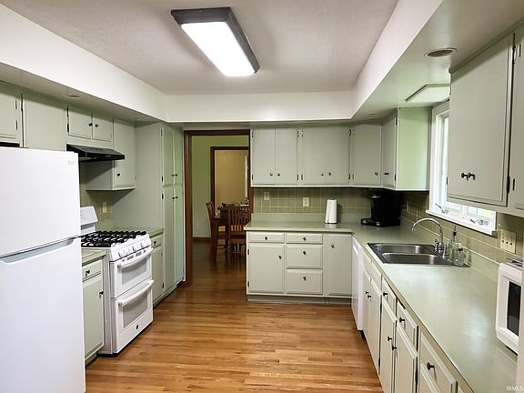 5th image of 963 Eva Ln