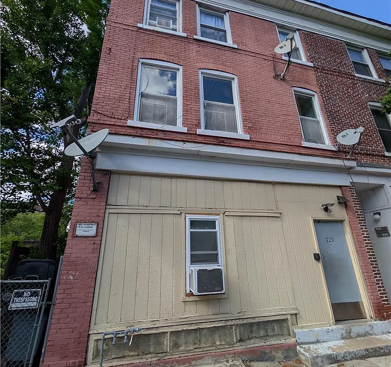 729 E 4th St #2
