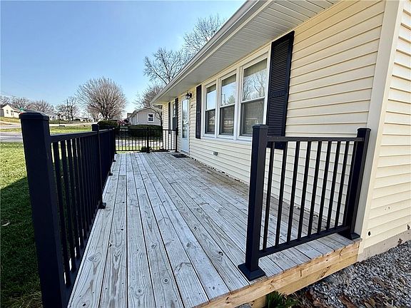 4th image of 312 Morningside Dr