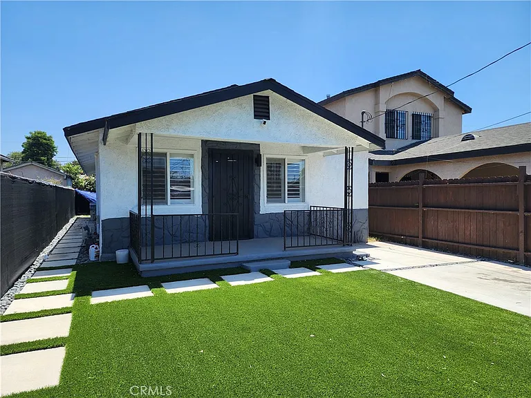 9540 Defiance Ave — Photo 1