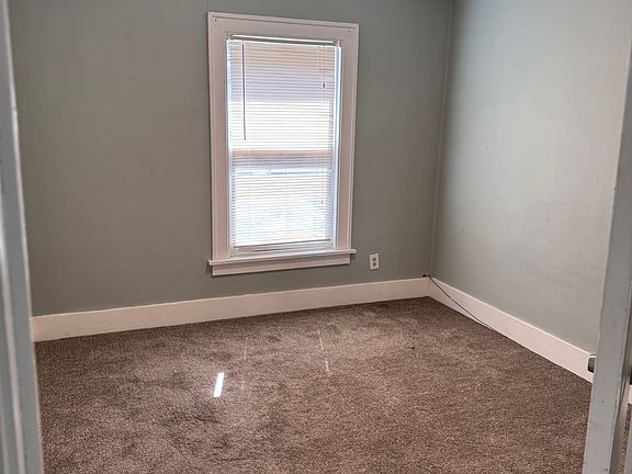 5th image of 953 Chatham St NW