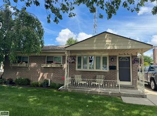 30546 Sutherland Ave, Warren, MI 48088
