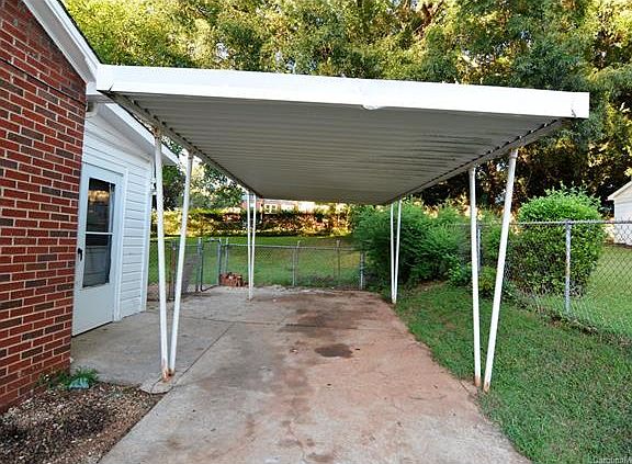 5th image of 326 Nursery Ln