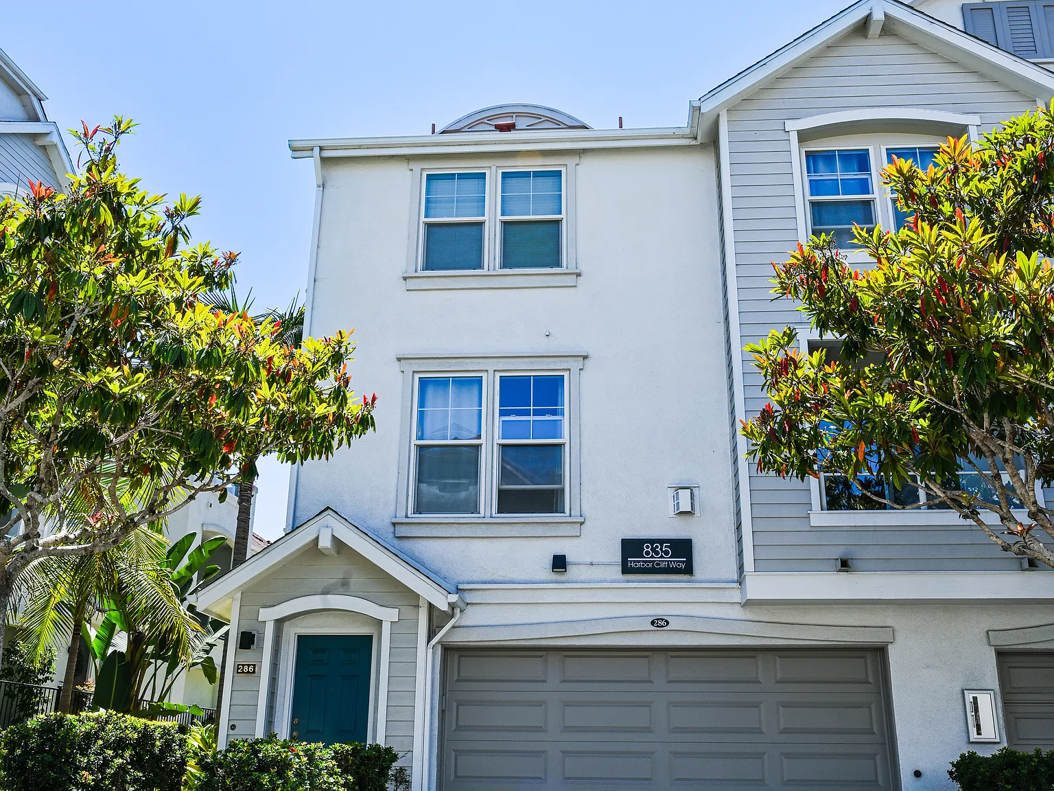 2 bed, 2.5 bath, 1270 sqft, $4,850 — Photo 2