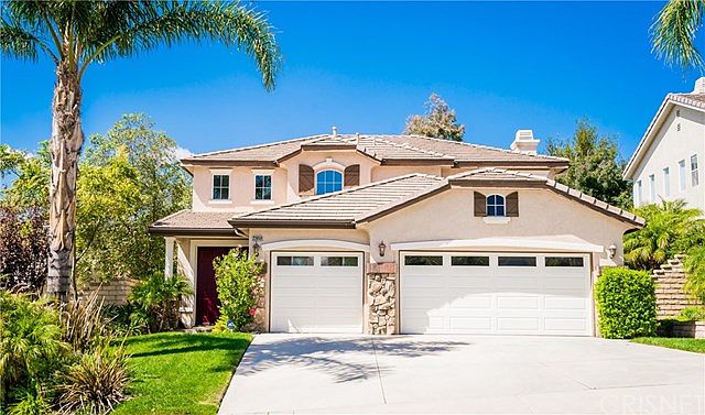 1st image of 23059 Lowridge Pl