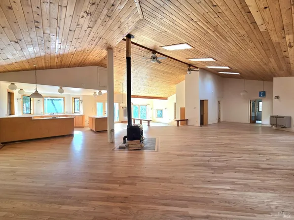 36955 Eureka Stagecoach Road, Willits, CA 95490