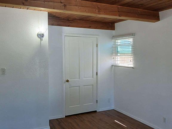 5th image of 620 Winston Dr