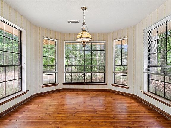 5th image of 61160 Queen Anne Dr