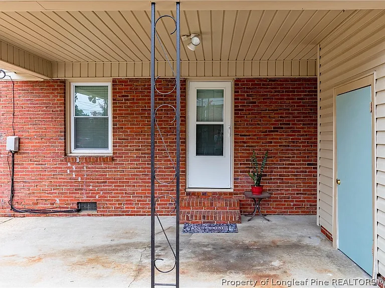 1805 Wayne Ln — Photo 31