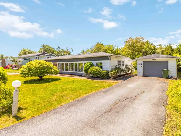 319 Brookside Rd, Halifax, NS B3T 1S2