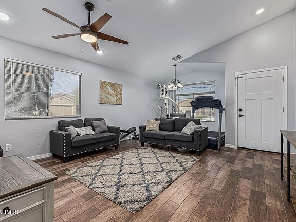 4th image of 10629 W POMO Street