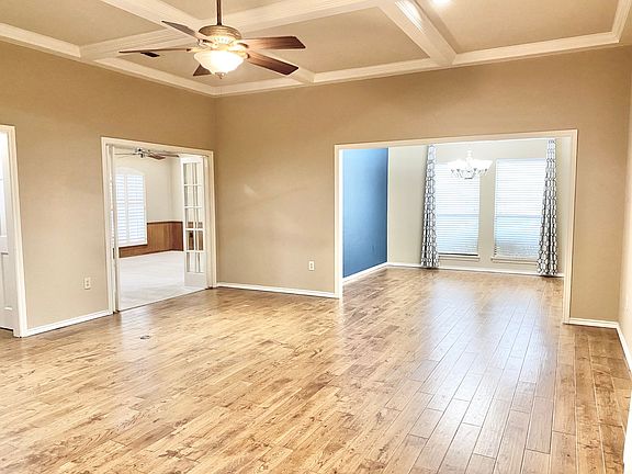 5th image of 2403 Wimbledon Dr