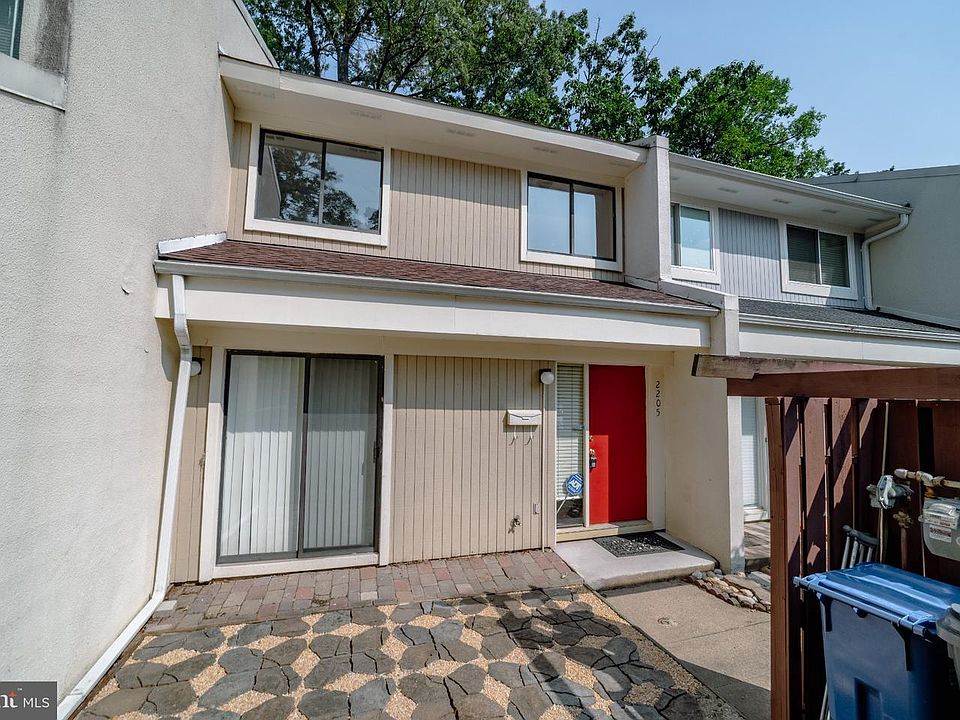 1st image of 2205 Southgate Sq