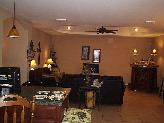 LIVING ROOM PHOTO 2