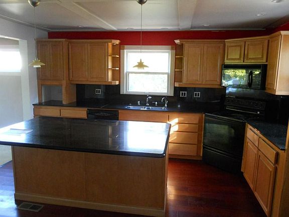 4th image of 19340 20th Ave NW