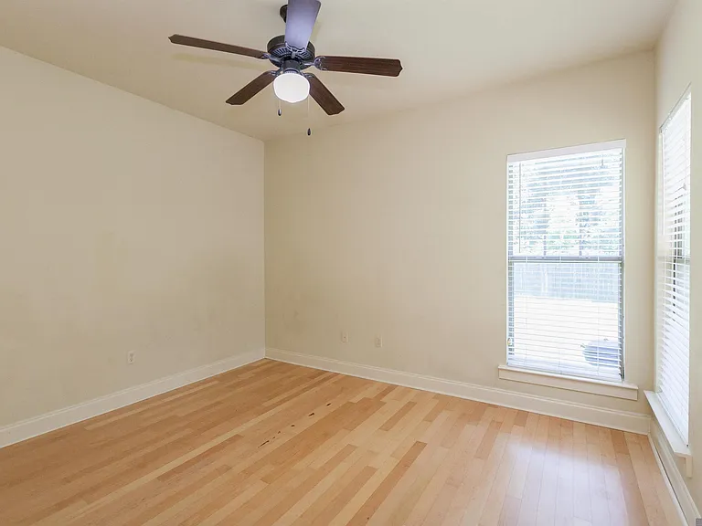 9319 Boone Dr — Photo 16