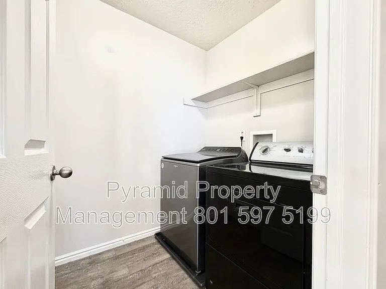 6353 W Passenger Ln — Photo 7