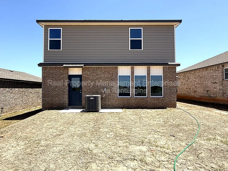 9521 Stallion Dr — Photo 15
