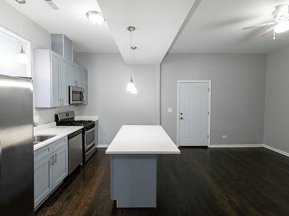 3rd image of 1927 N Richmond St #1