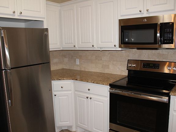 4th image of 1607 Avenue Y