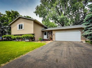 6521 Magda Dr N, Maple Grove, MN 55369
