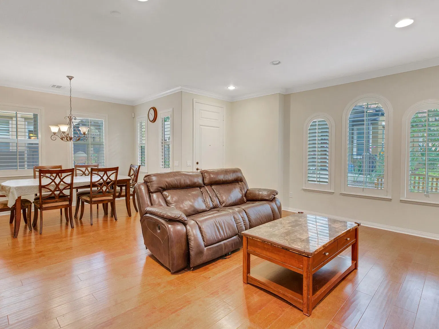 3 bed, 2.5 bath, 1661 sqft, $3,750 — Photo 4