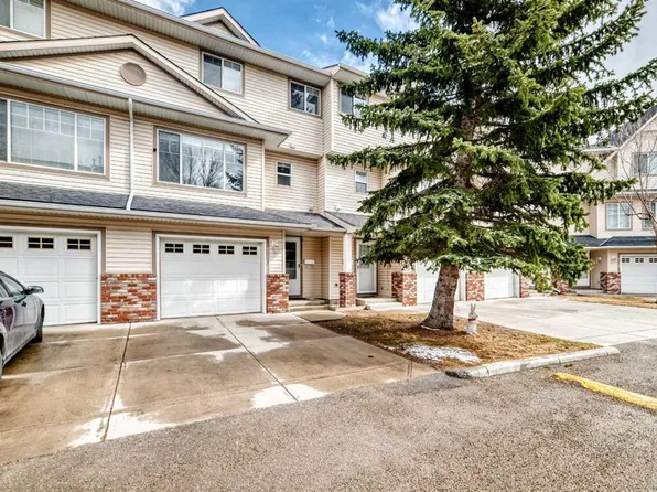 110 W Country Hills Cv NW, Calgary, AB T3K 5G7