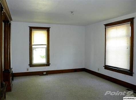 4th image of 417 W College Dr