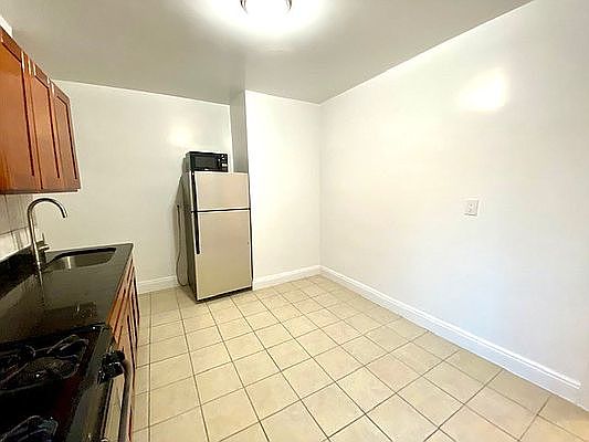 4th image of 23-70 29th St #21