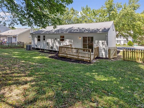 4th image of 9042 Lost Forest Dr