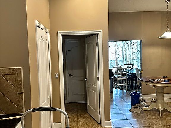 3rd image of 194 Linda Lake Ln