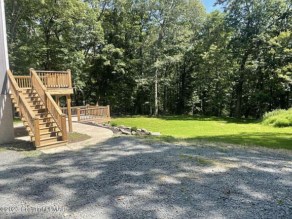 4th image of 3426 Canterbury Cir