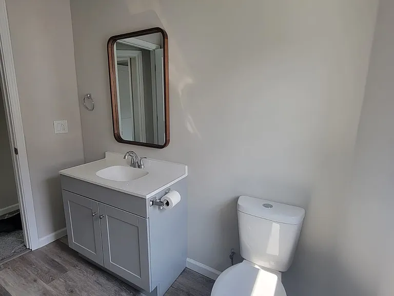 413 Lyndal St — Photo 2