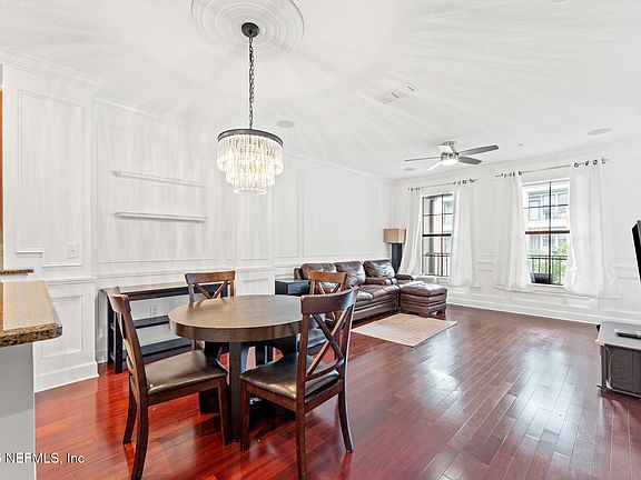 3rd image of 9823 TAPESTRY PARK Circle #402