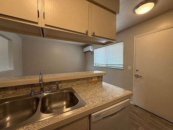 3rd image of 2120 N Old Manor Rd APT 202
