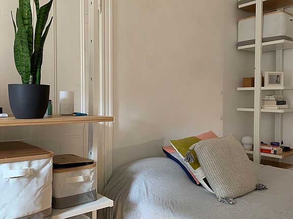 5th image of 656 Humboldt St #1