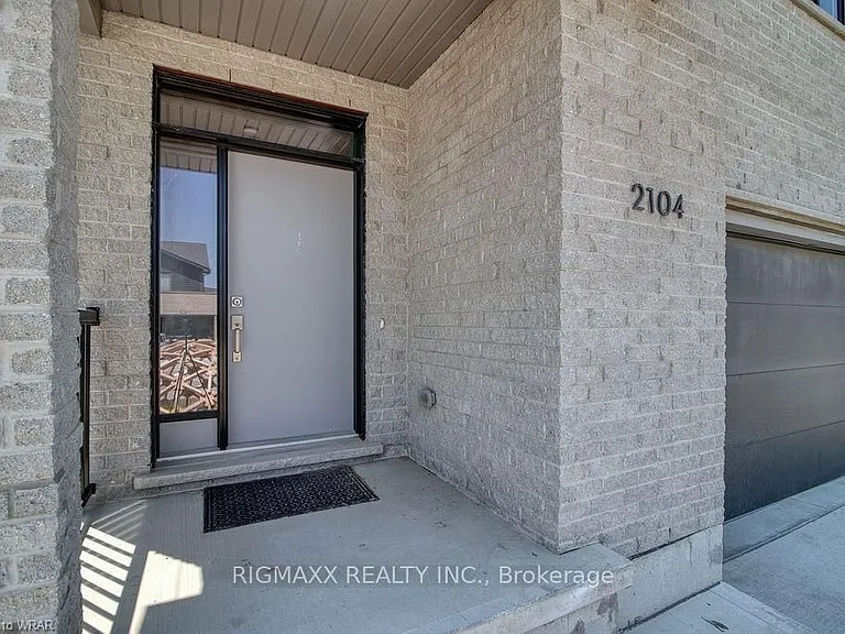 2104 Evans Blvd — Photo 3