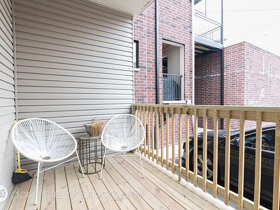 2nd image of 1314 W Wrightwood Ave #1JF