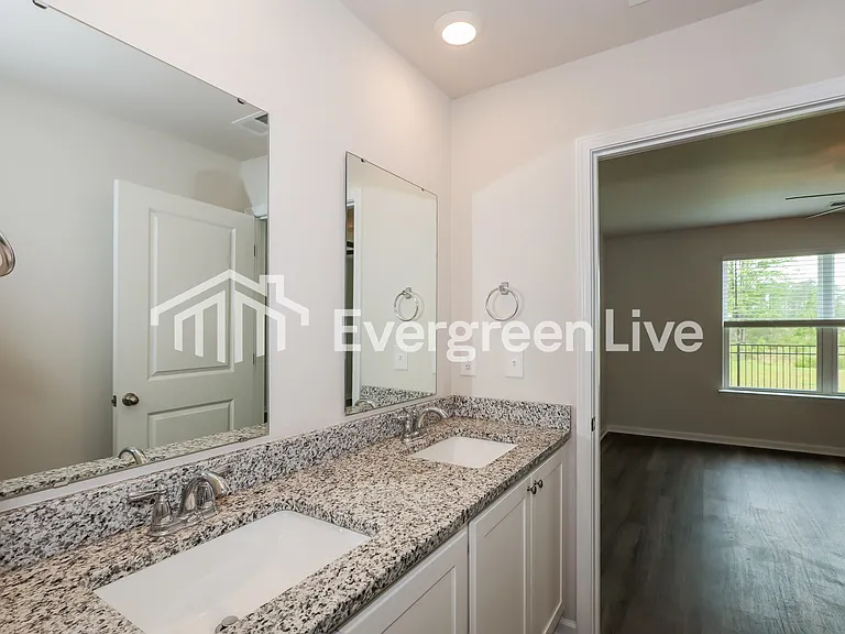 2257 Courtina Way — Photo 10