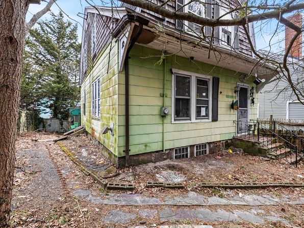 106 7th St, New Bedford, MA 02740