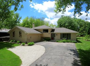 11S476 Whittington Ln, Naperville, IL 60564