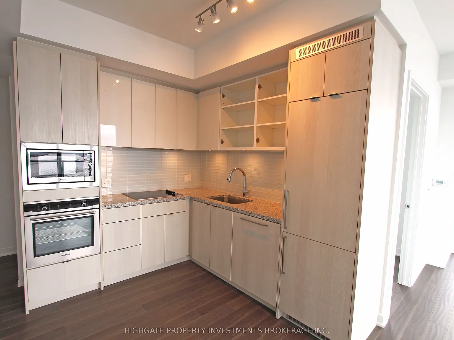 3 bed, $3,899 — Photo 3
