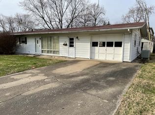 902 Spruce St, Shelbyville, IN 46176