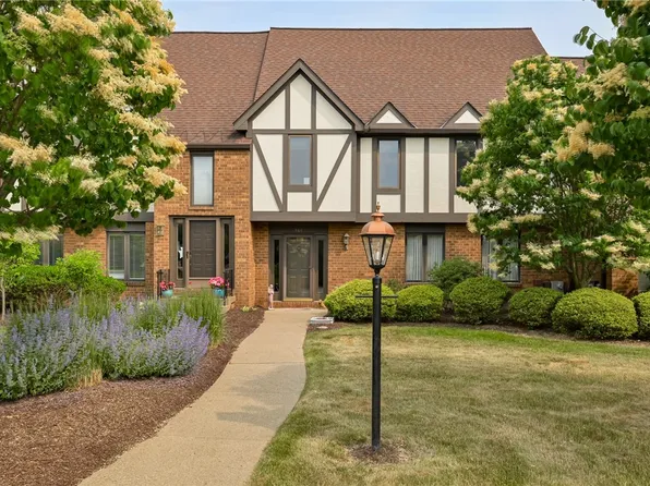 186 Shadow Ridge Dr, Pittsburgh, PA 15238